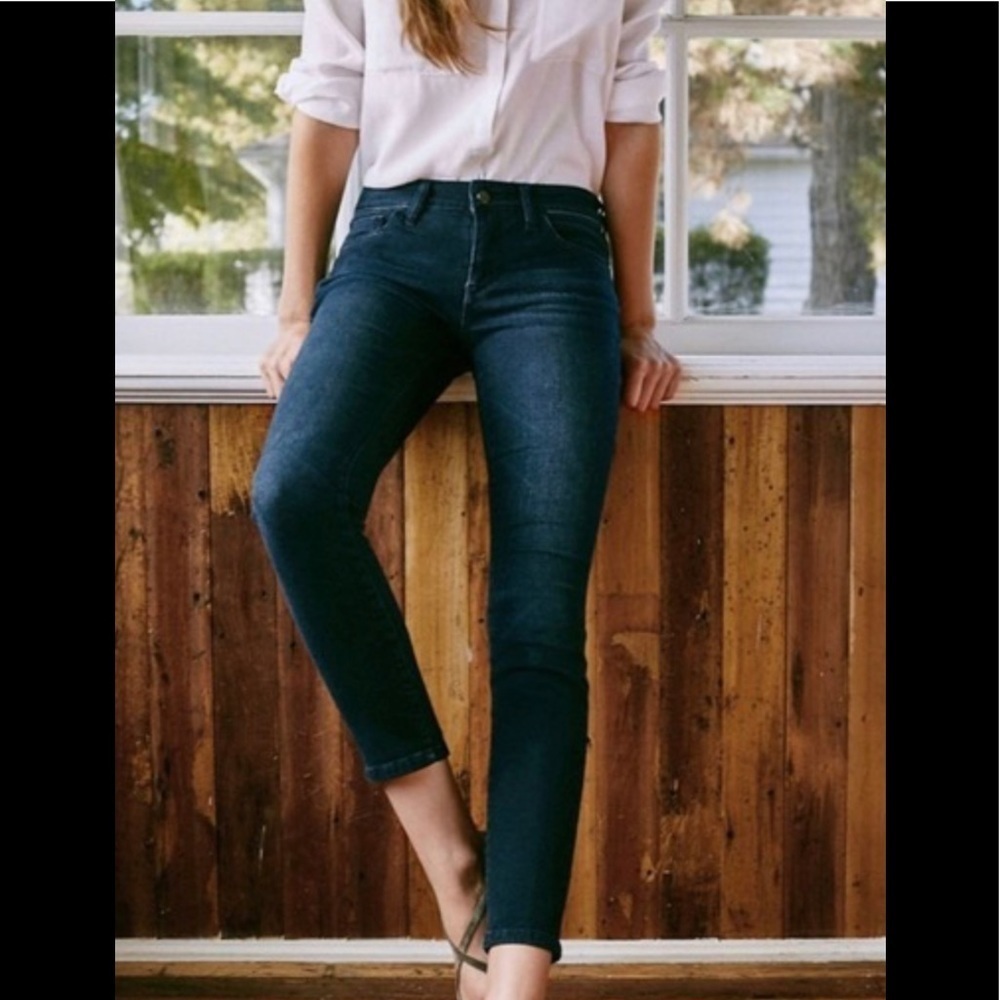 Pilcro and the Letterpress midrise straight leg jeans size 28